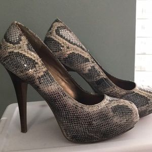 Steve Madden pumps
